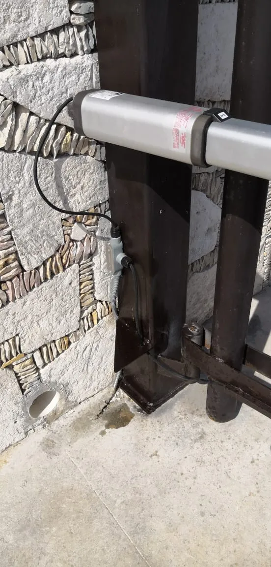 Motor Hidráulico BFT LUX (7) Pistón Hidráulico LUX 2B BFT para Condominio e Industrias